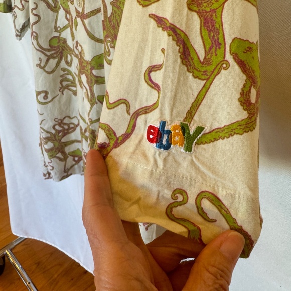 EBAY store Embroidered Logo Octopus Short Sleeve Button Down Shirt - Picture 4 of 8
